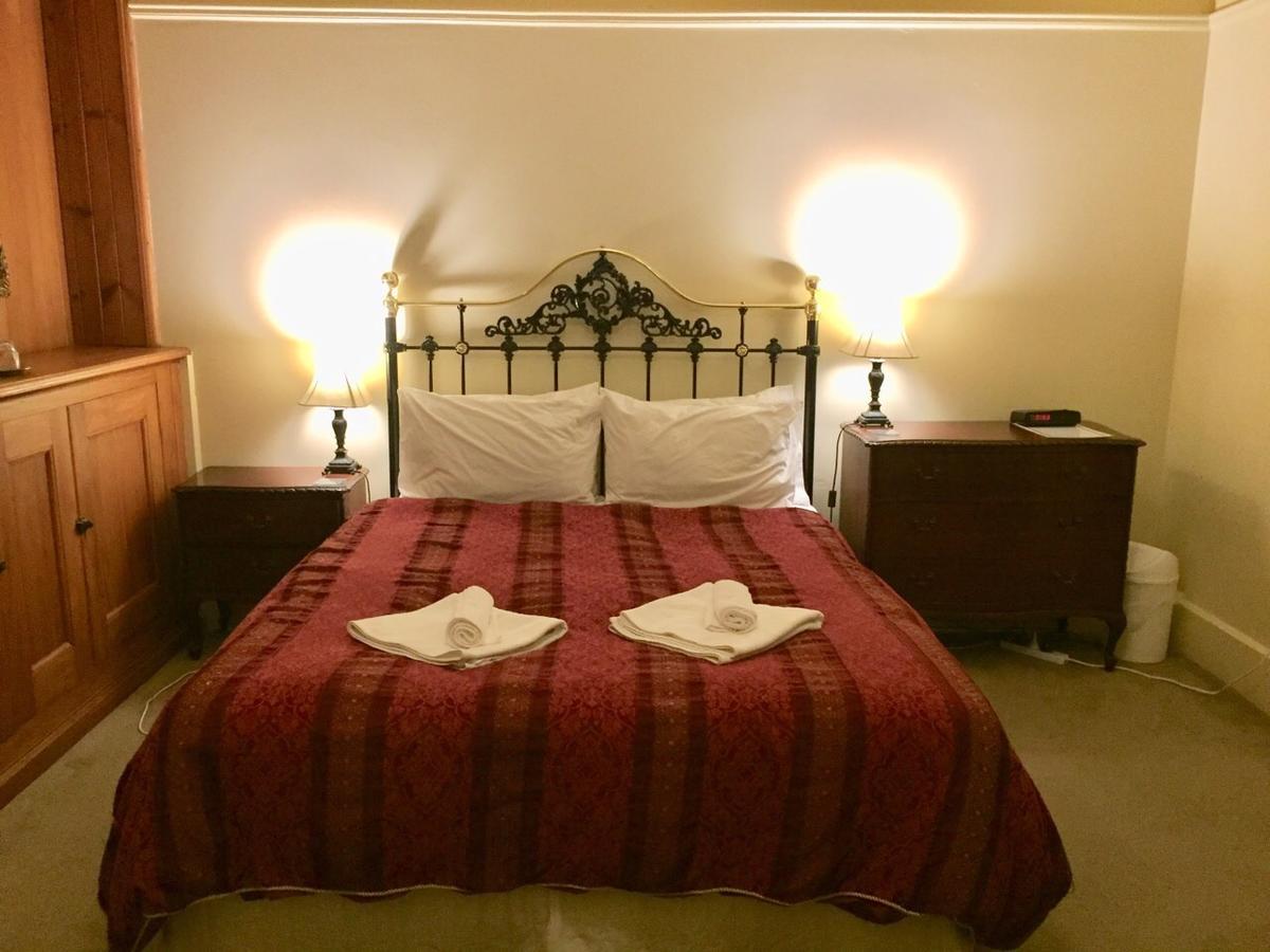 Albatross Inn Bed & Breakfast Dunedin Exterior photo