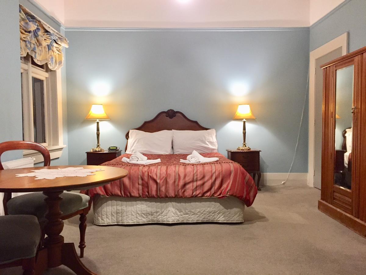 Albatross Inn Bed & Breakfast Dunedin Exterior photo